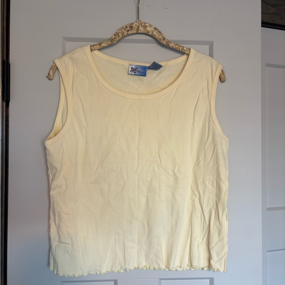 Sleeveless yellow Top